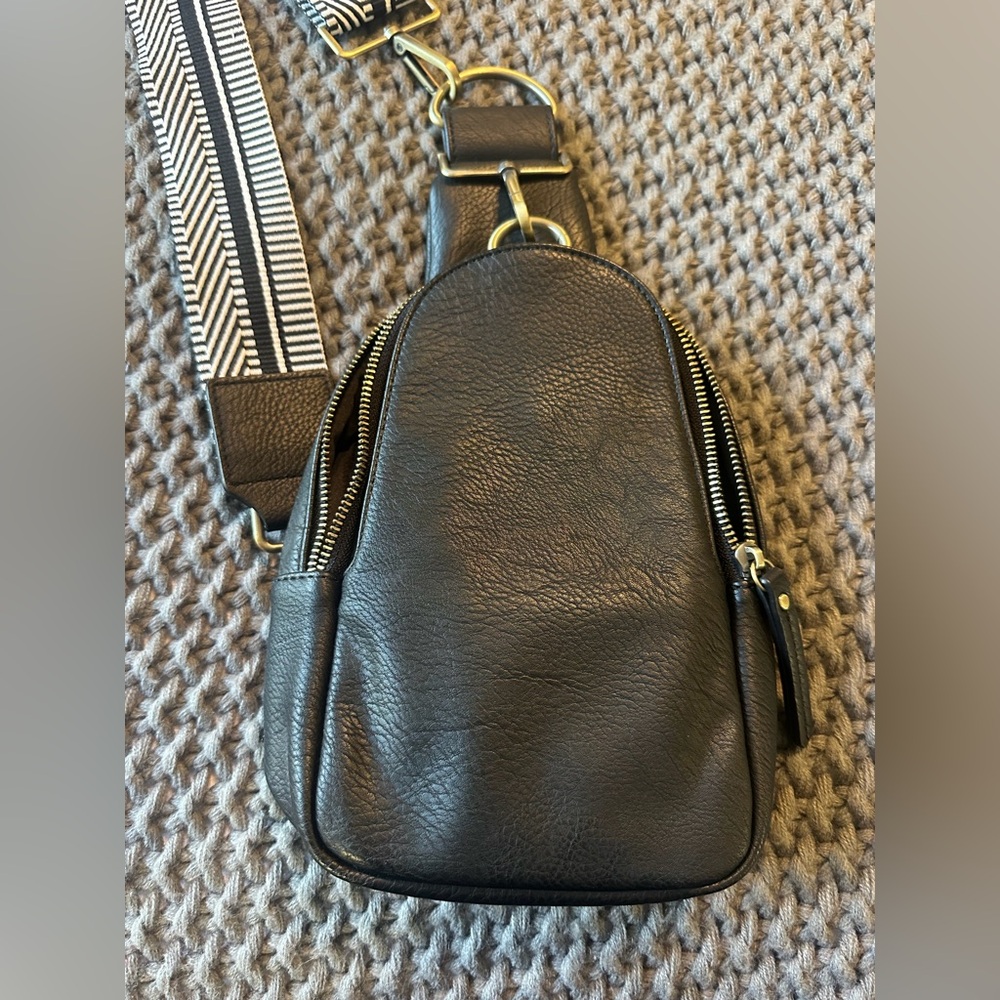 Urban Originals Black Crossbody Sling Bag with Patterned Strap - Picture 8 of 10